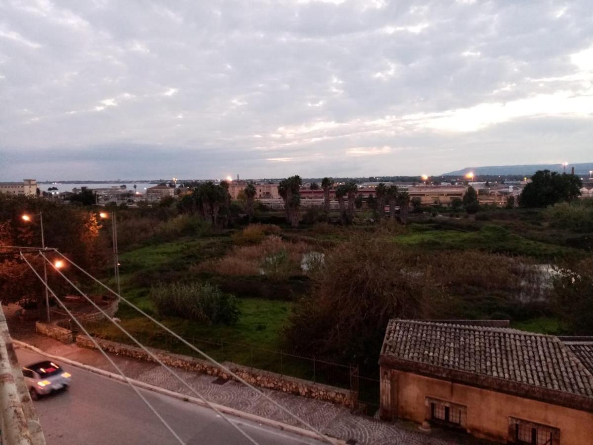 Lo Scorcio Della Neapolis Accogliente Appartamento Pressi Parco Neapolis Szirakúza Kültér fotó